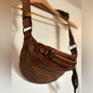Sundance catalog Edelgard leather sling bag in Cognac. EUC (worn 1 time)